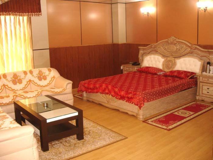Hotel Crystal Palace Дганолті Екстер'єр фото
